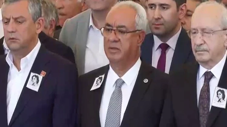 Son dakika… Kılıçdaroğlu ve Özel cenazede yan yana