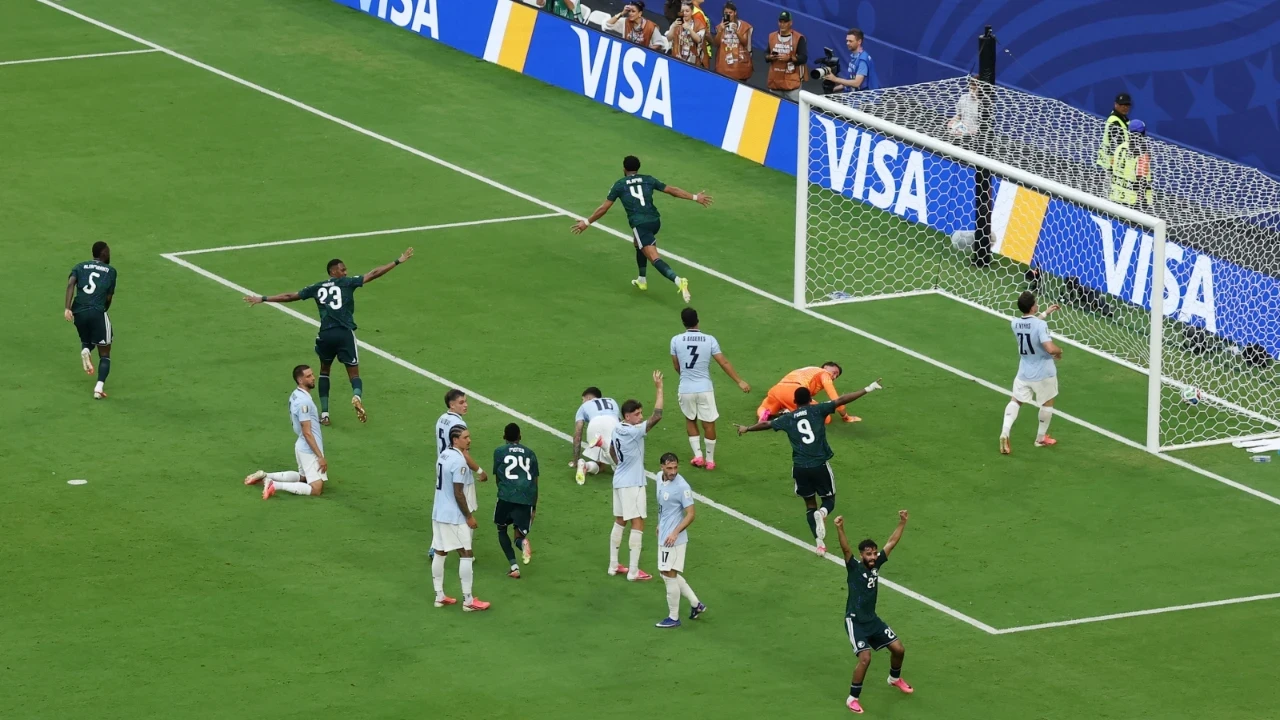 Uruguay ve Suudi Arabistan puanları paylaştı: Muslera tarihe geçti