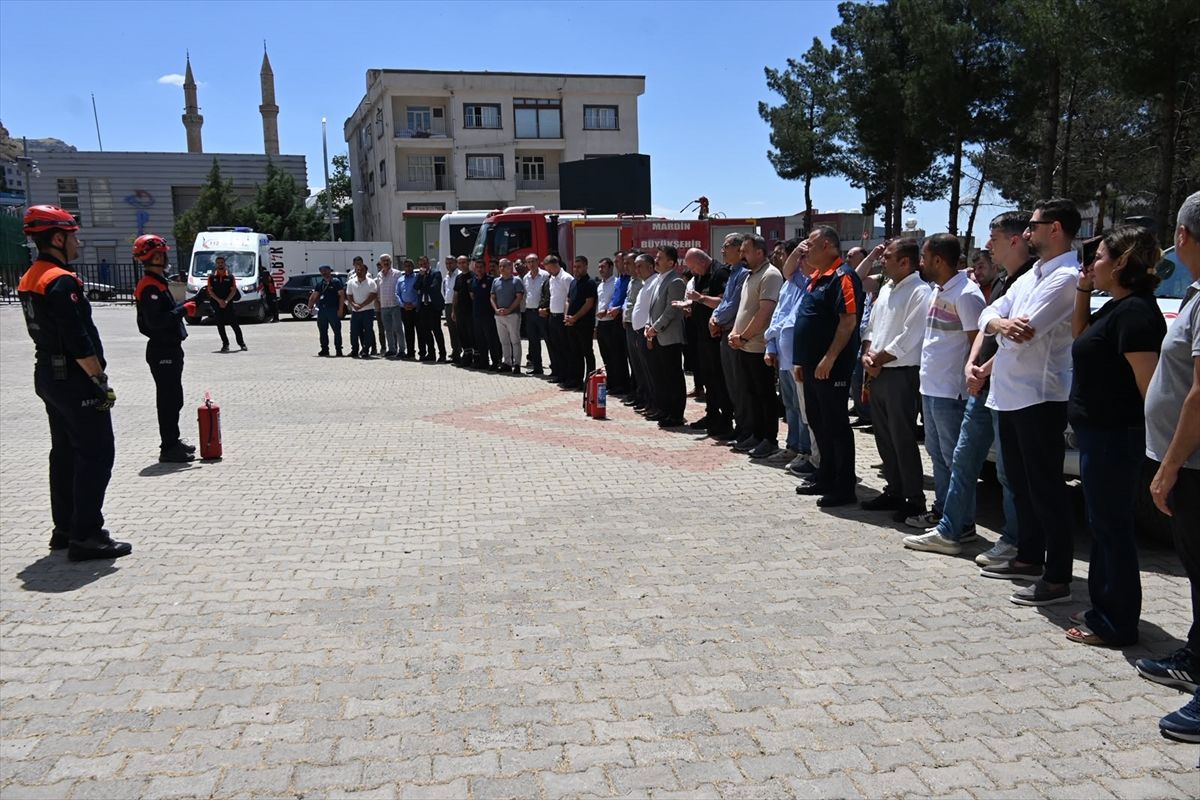 Derik'te yangın ve tahliye tatbikatı