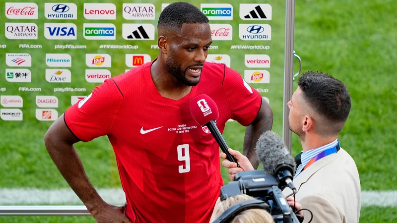 Larin'in gol sevinci gündem oldu: Sebebini maç sonu açıkladı