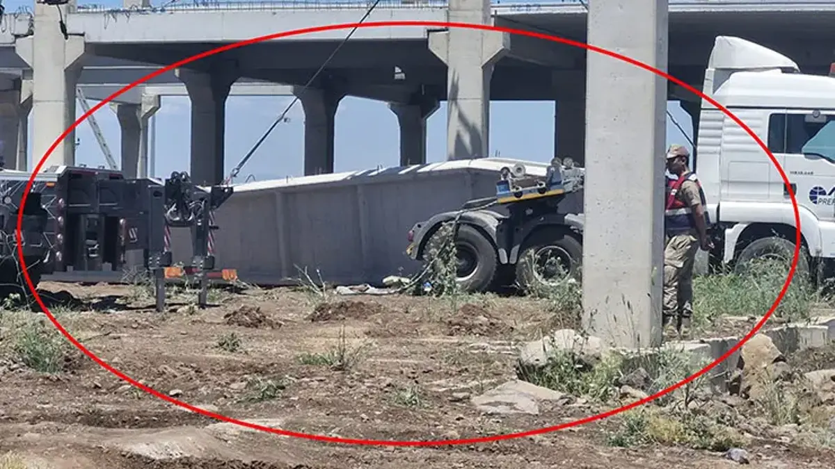 Fabrika inşaatında beton blok, işçilerin üzerine düştü: 1 ölü