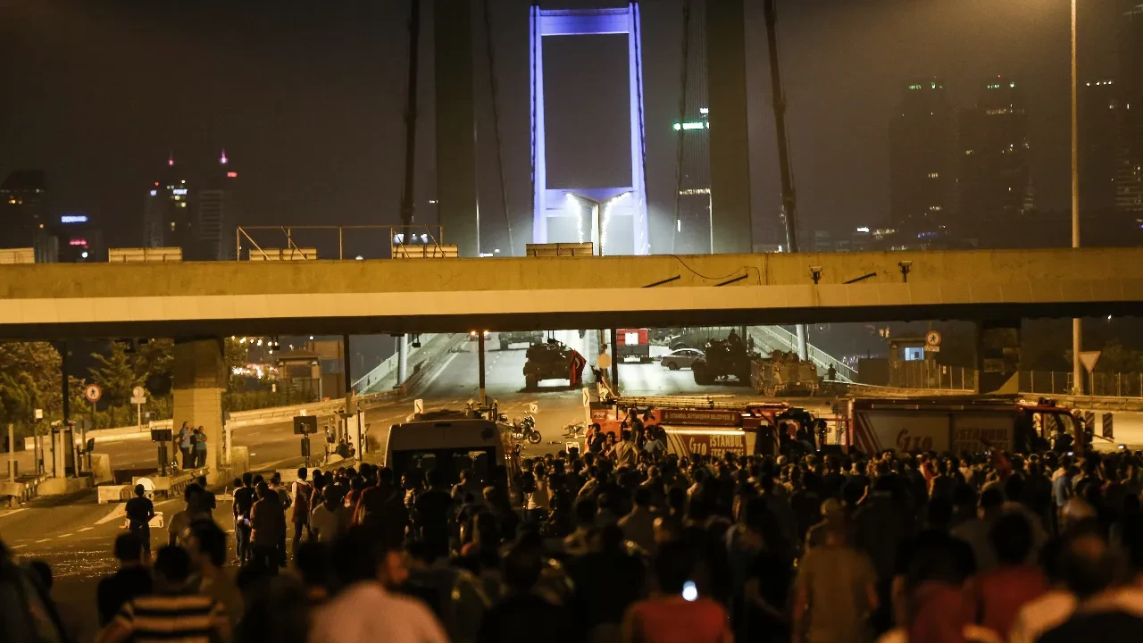 Siyasilerden 15 Temmuz mesajı: Aziz milletimizin eşsiz direnişi