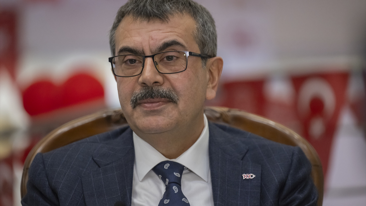 Ara tatiller kalkacak mı? Bakan Tekin, son kararı açıkladı