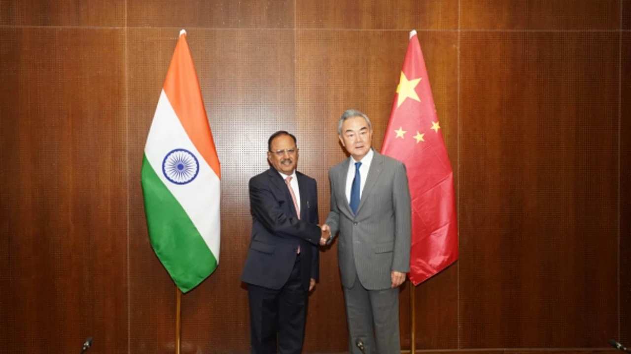 Wang Yi’den Çin-Hindistan ilişkilerinde istikrar çağrısı