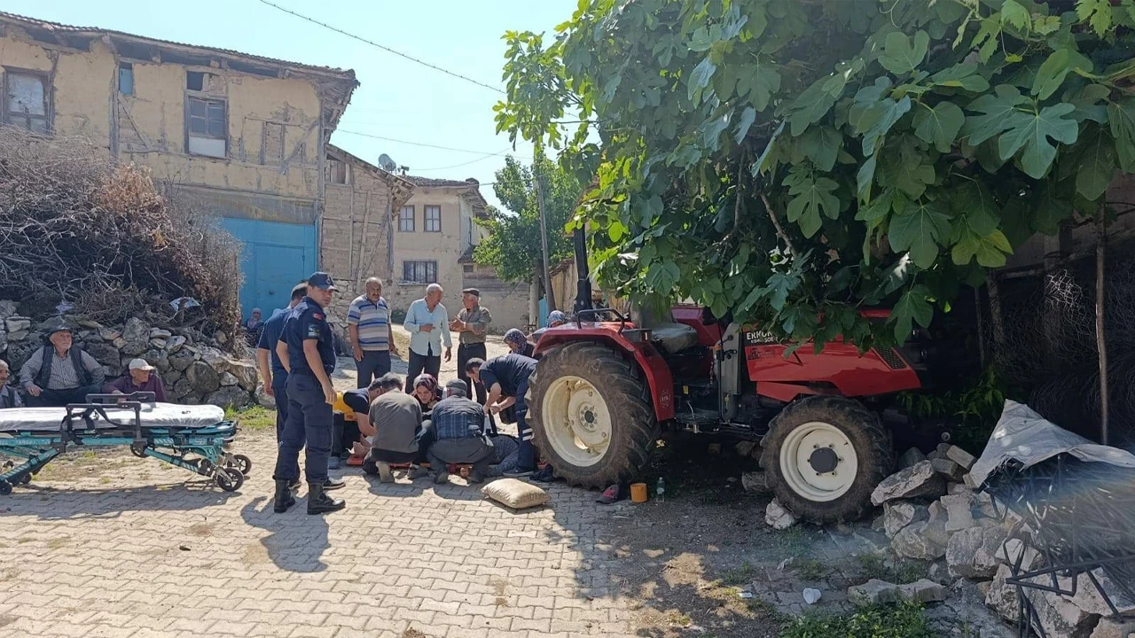 Bilecik'te kullandığı traktörden düşen şahıs hayatını kaybetti