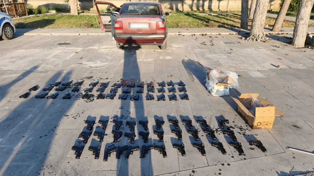 Durdurulan araçtan cephane çıktı