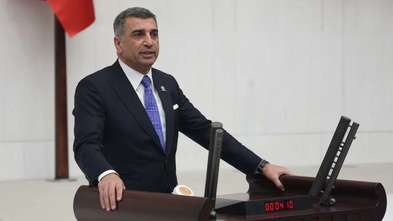 CHP'li Erol'dan kurultay açıklaması: 'Yapılabilmesi ancak 38. Olağan Kurultay delegeleriyle mümkün'
