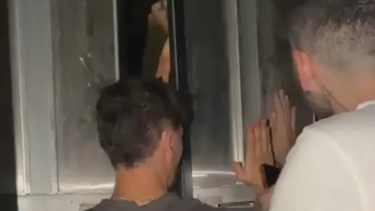 İzmir’de lüks rezidansta asansör kabusu! 45 dakika mahsur kaldılar