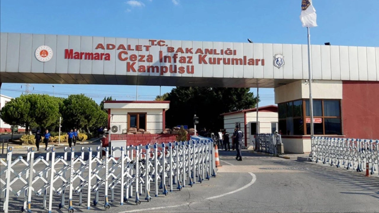 Silivri Cezaevi'nde gece operasyonu: İBB tutukluluları apar topar sevk edildi