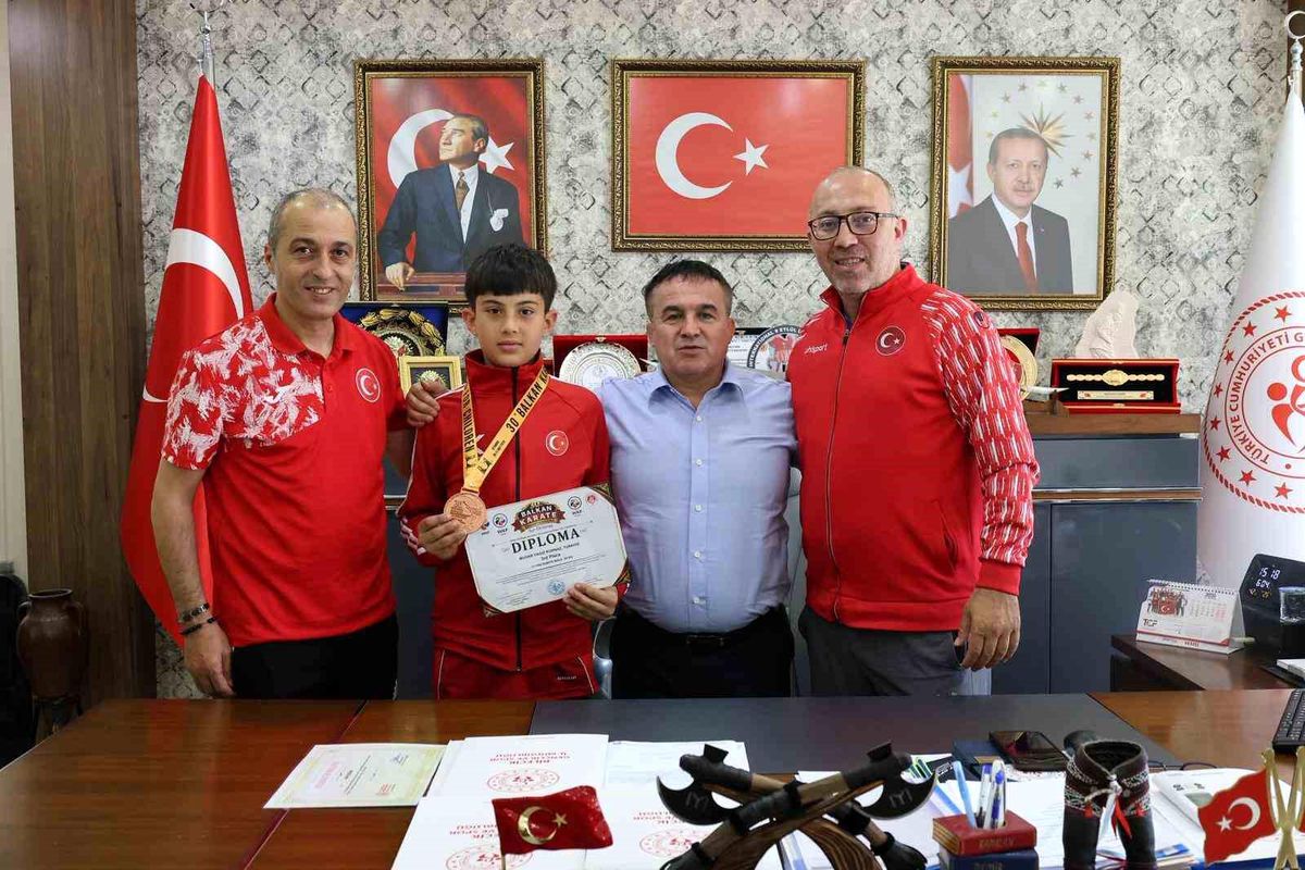 Bilecikli karate sporcusu Balkan üçüncüsü oldu
