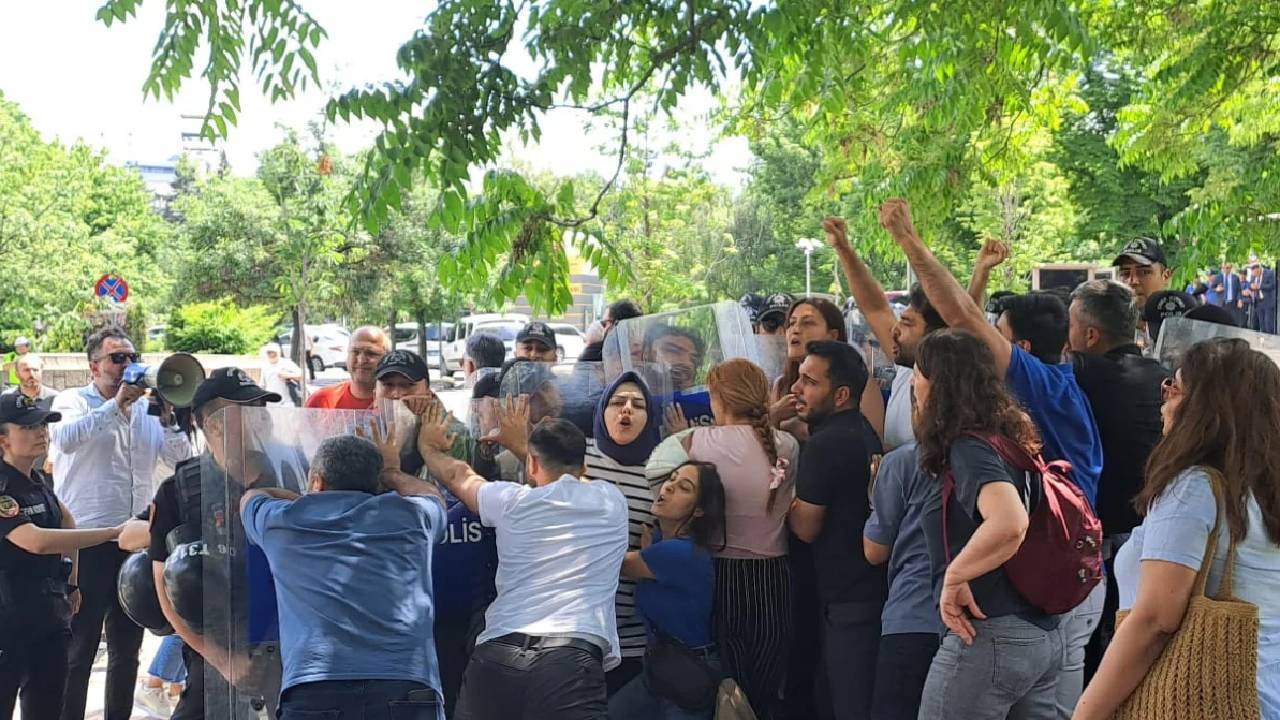Eğitimciler darbedilerek gözaltına alındı: Eve dönüş yok!
