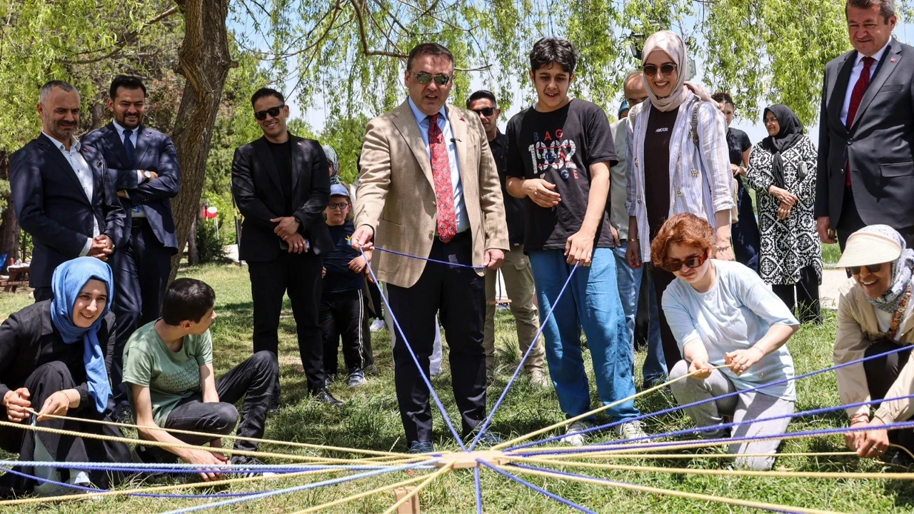 Vali Sözer Özel Öğrencilerle piknikte buluştu