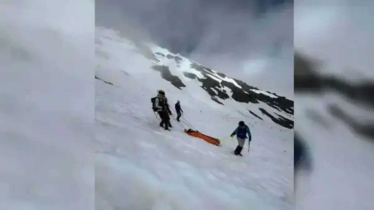 Amatör dağcı tırmanış sırasında 457 metre yükseklikten düştü