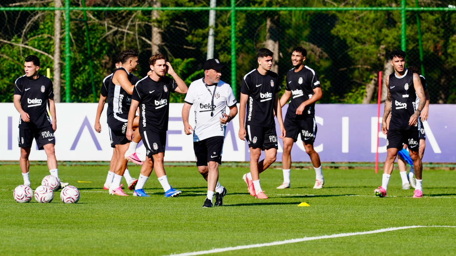 Beşiktaş, Slovakya kampındaki ilk idmanını yaptı