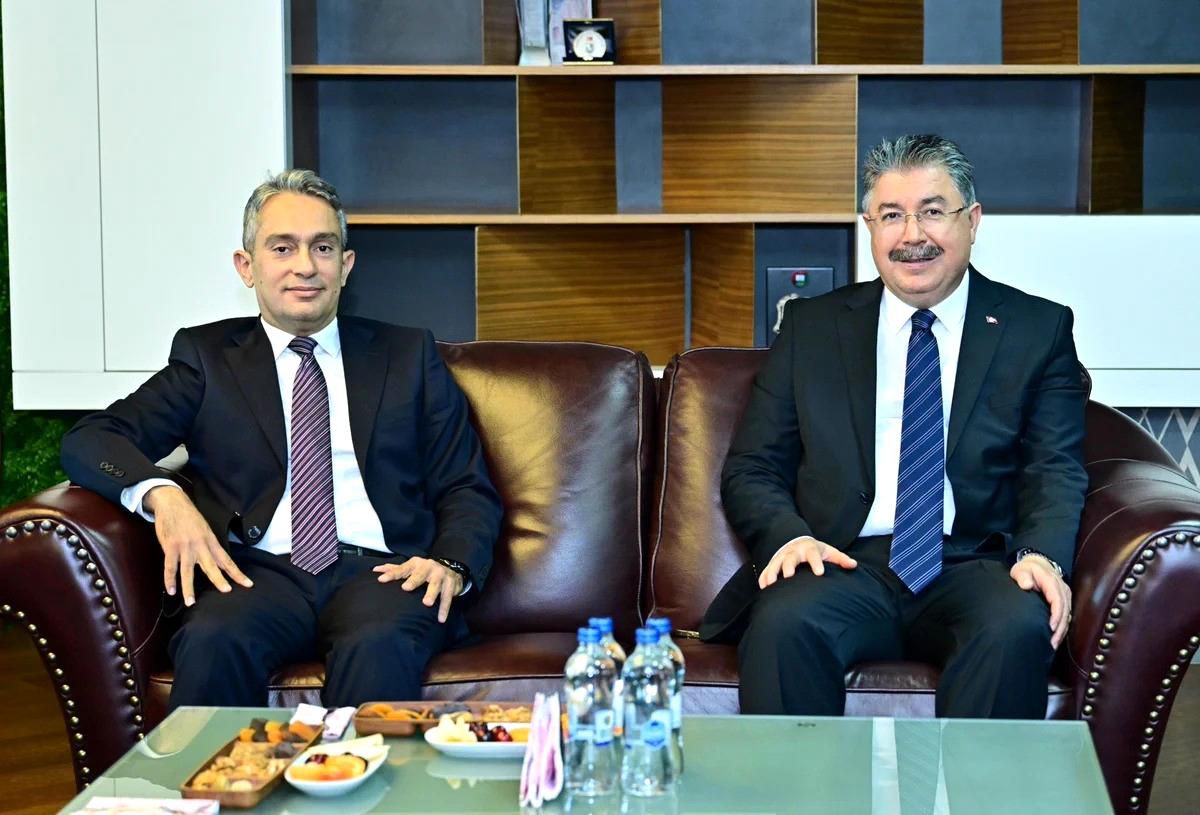 Eskişehir Valisi Dr. Erdinç Yılmaz, görevine yeni atanan Başsavcı Ferhat Deniz'i ziyaret etti
