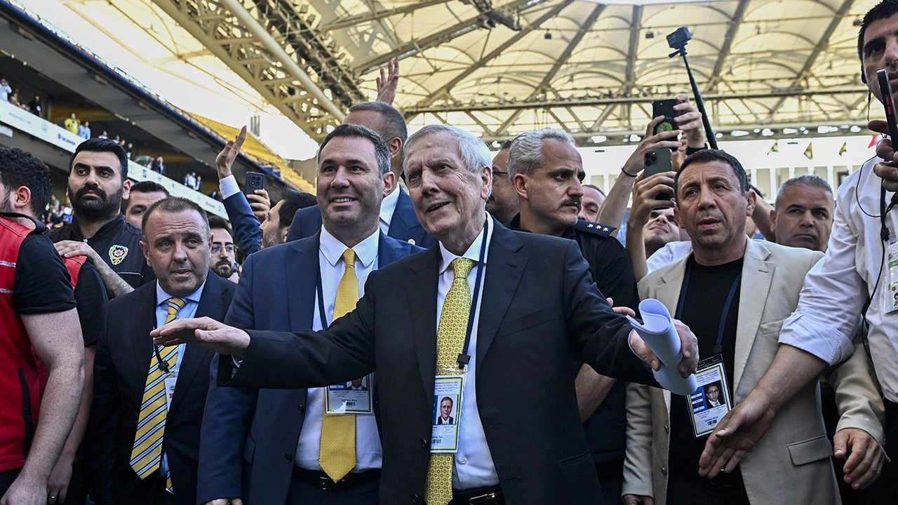 Son Dakika | Fenerbahçe'de Aziz Yıldırım yeniden başkan seçildi