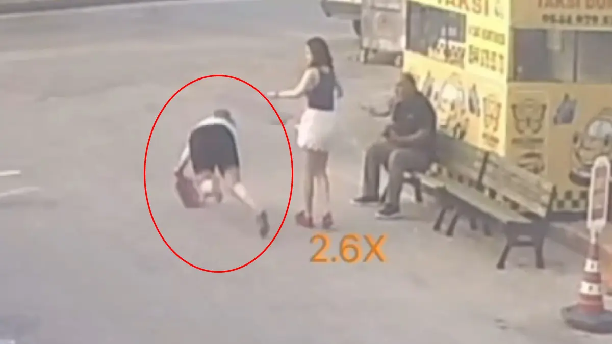 Adana'da ilginç kaza: Yolda yürüyen kadının kafasına düştü