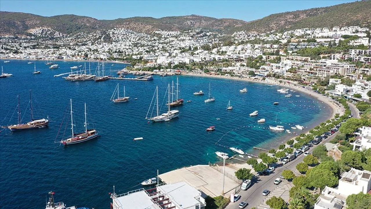 Yazlıkta Bodrum, Çeşme ve Urla zirvede: Balon fiyatlarda erime!