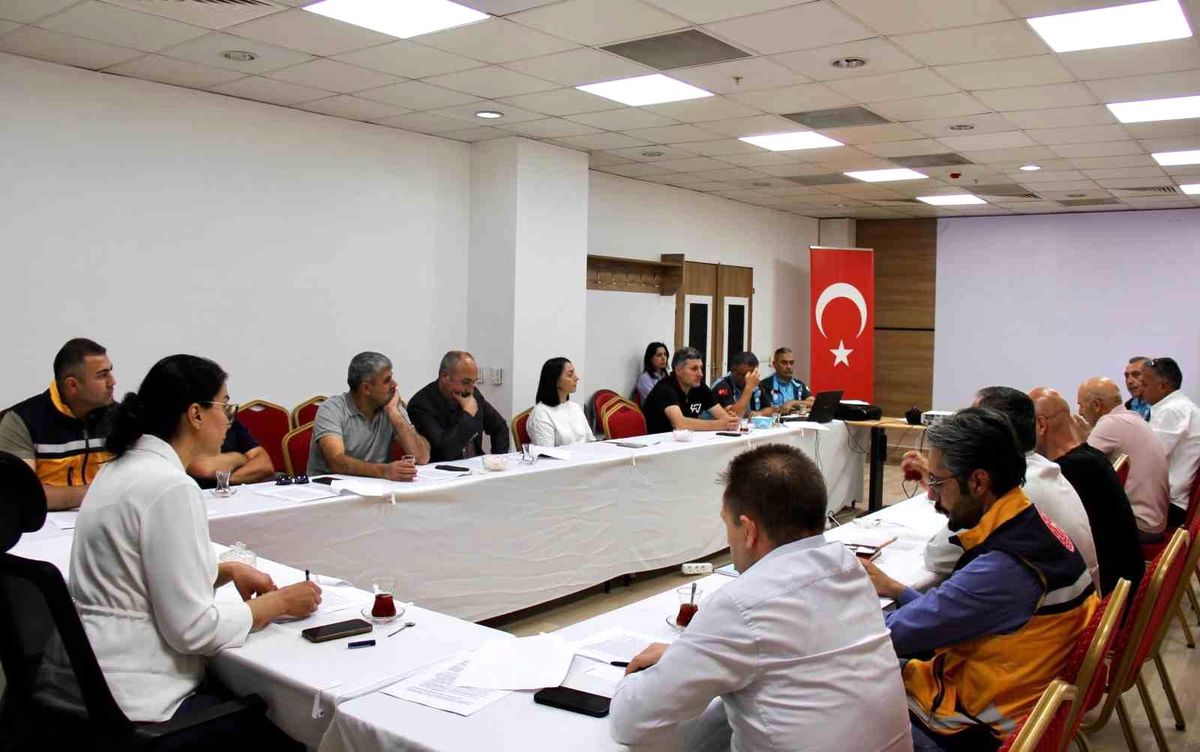 Erzincan'da Sağlık Afet Planı Tatbikatı için hazırlık toplantısı yapıldı