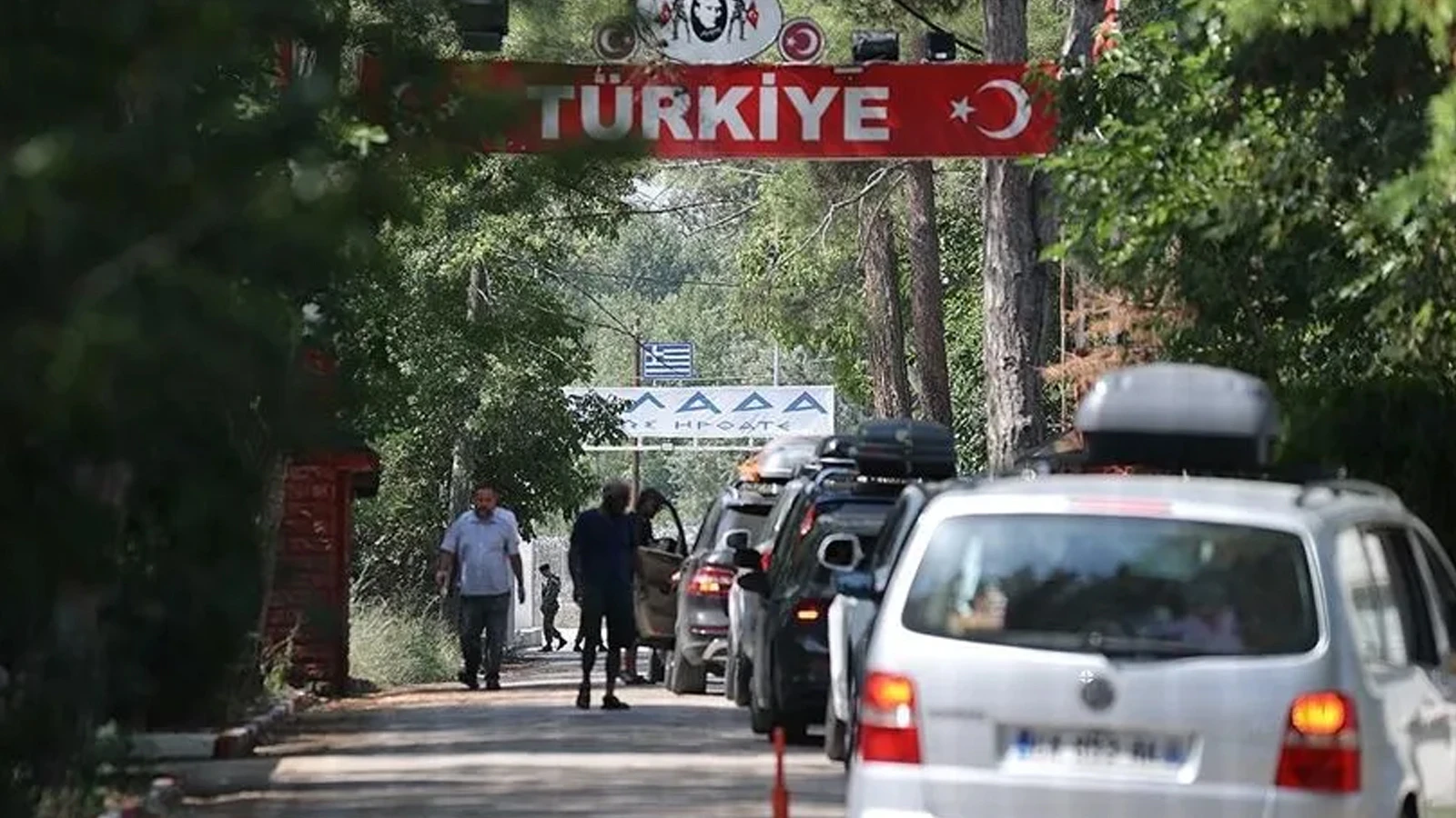 Yunanistan'da grev: Pazarkule ve İpsala'da geçişler durduruldu