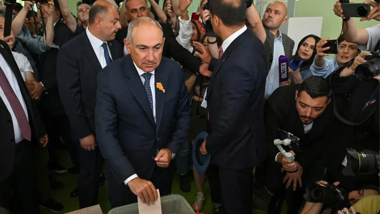 Ermenistan'daki kritik seçim gününde Paşinyan'dan Türkiye ve Azerbaycan mesajı
