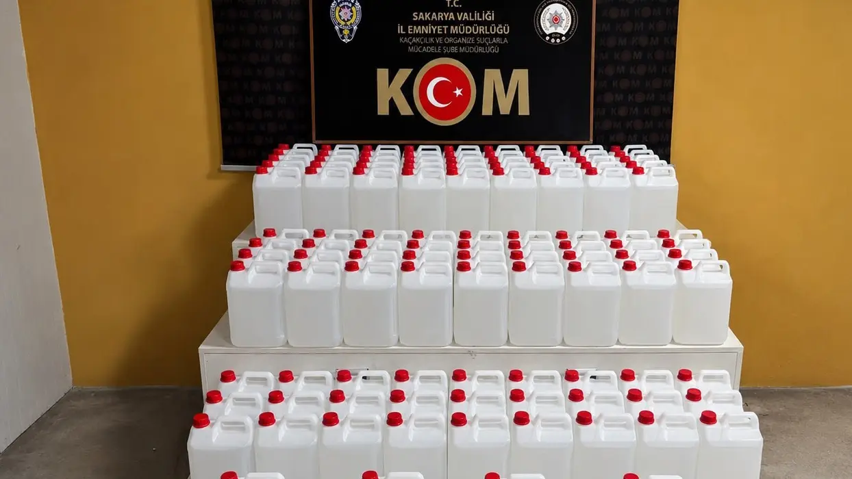 Otoyolda zehir operasyonu! 1 ton etil alkol ele geçirildi