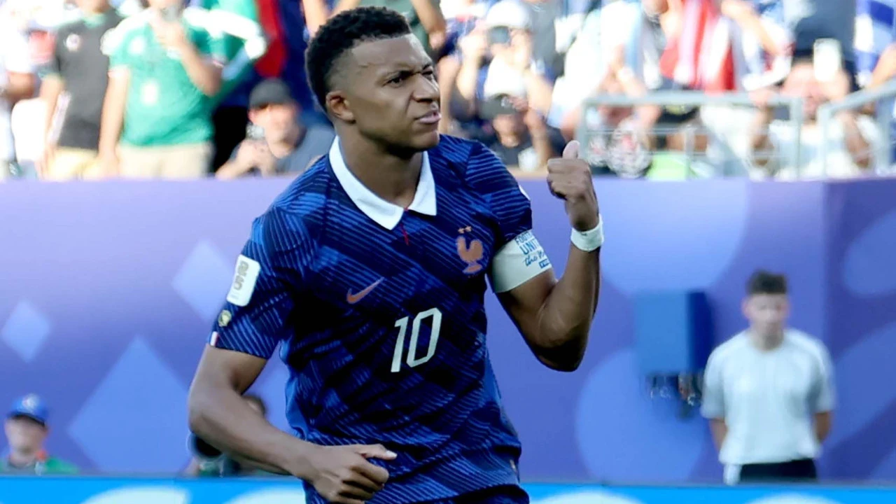 Mbappe tarih yazdı! Fransa, Paraguay’ı yıkıp çeyrek finale çıktı