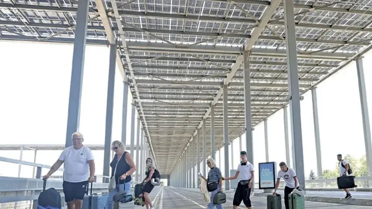Tüm enerjisini güneşten alan ilk havalimanı