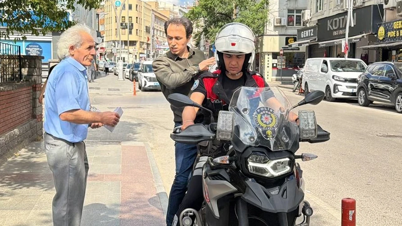 Sınava dakikalar kala kimliğini kaybeden öğrenciyi yunus polisleri yetiştirdi