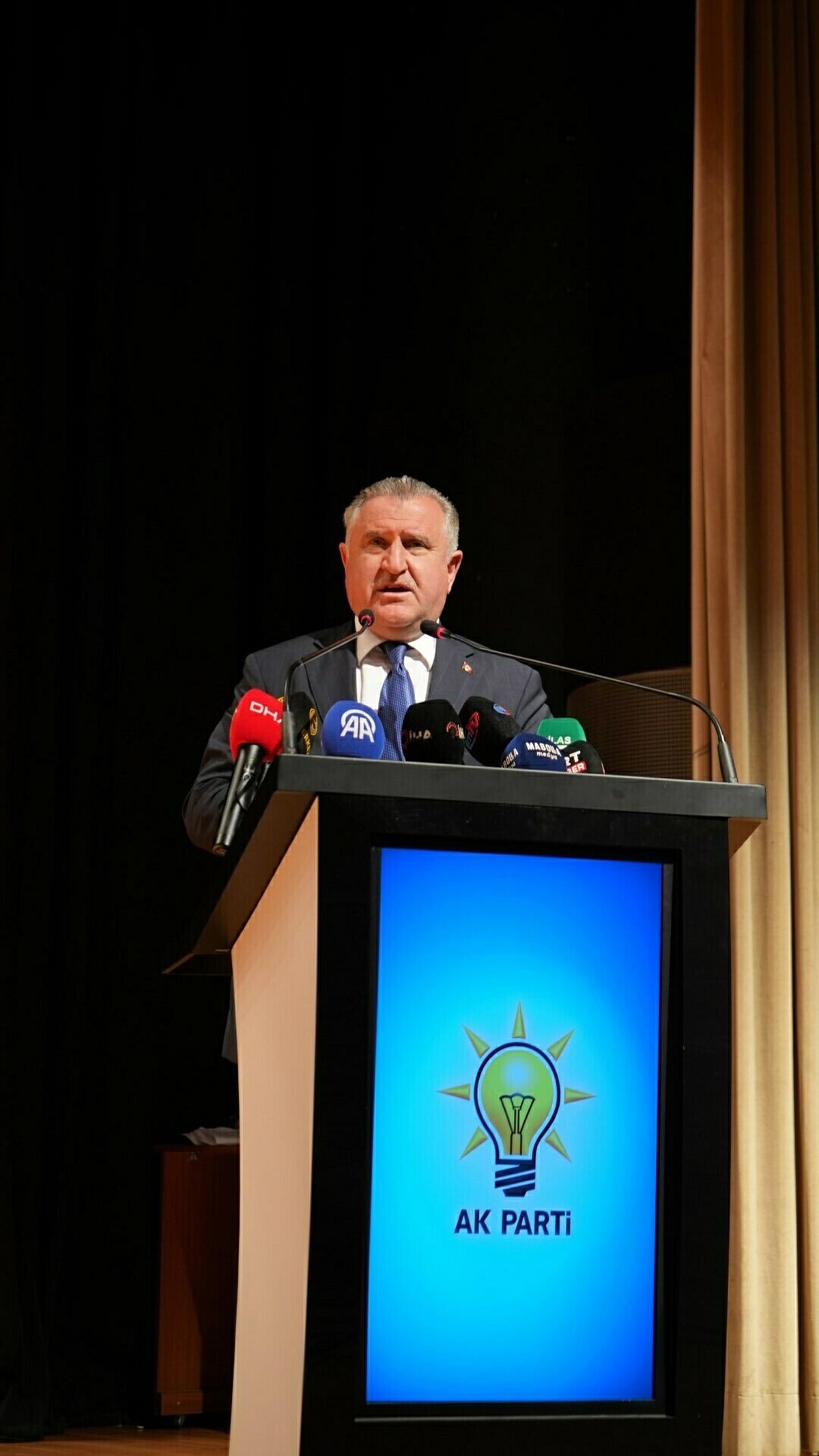 Gençlik ve Spor Bakanı Osman Aşkın Bak: 'Türkiye'nin savunma sanayisindeki rolü büyük'