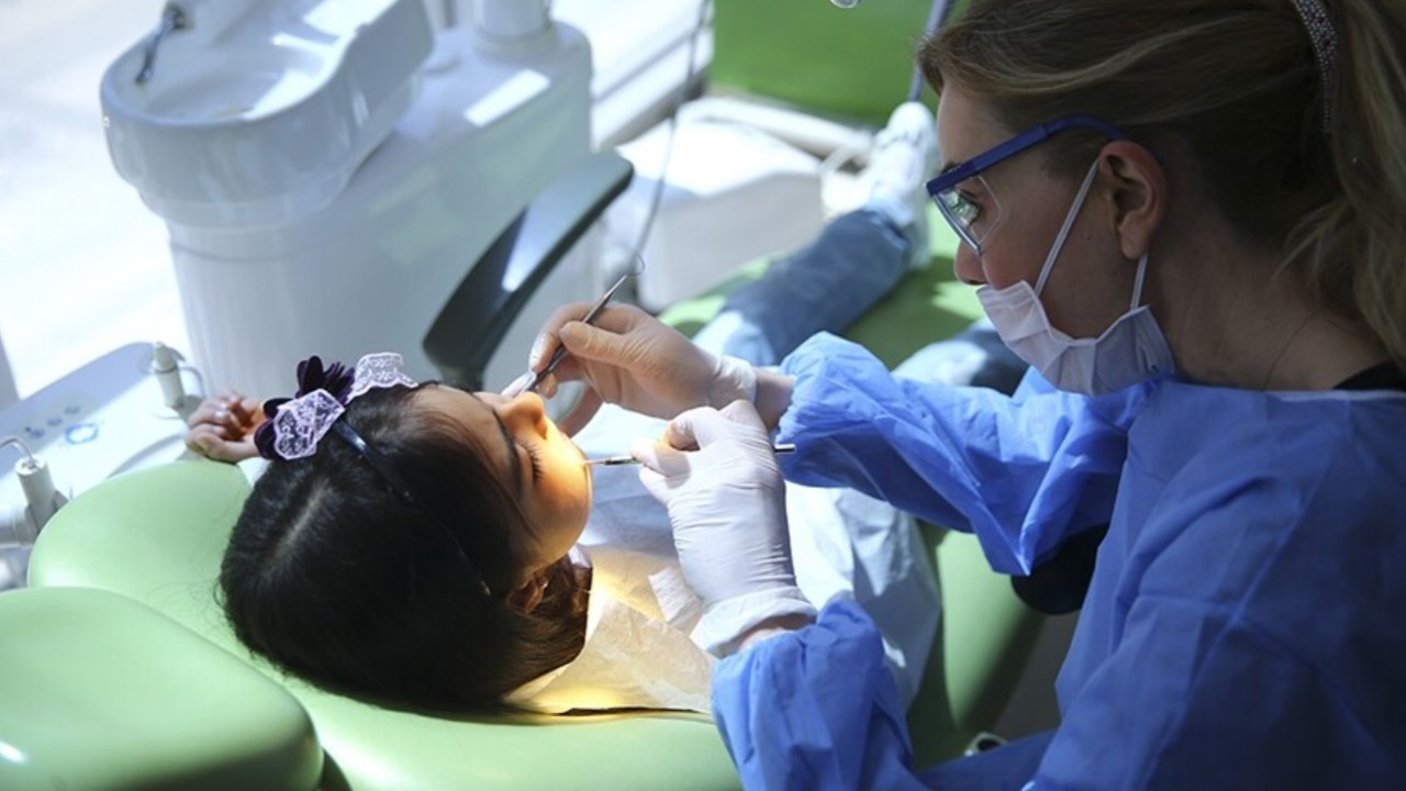 Sağlık Bakanlığı'ndan doktoralı diş hekimlerinin uzmanlık süreçlerine ilişkin açıklama
