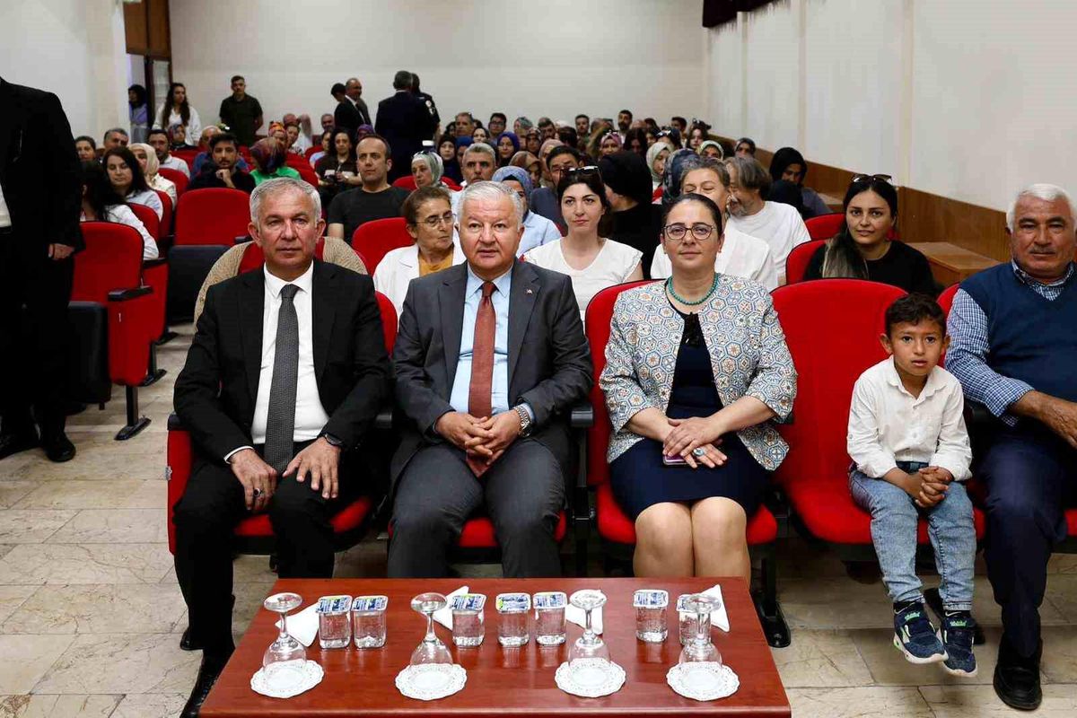 Aksaray'da okullarda velilere narkotik farkındalık eğitimi veriliyor