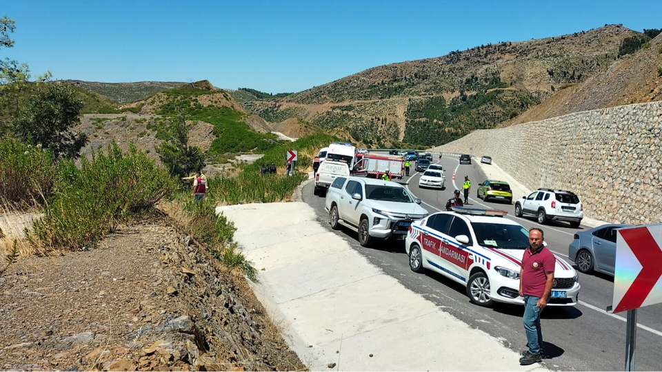 Antalya'da korkunç kaza! 5 can kaybı var!
