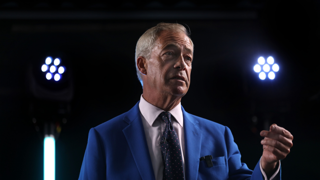 İngiltere’de Farage’dan ara seçim hamlesi: İstifa etti, yeniden aday olacak