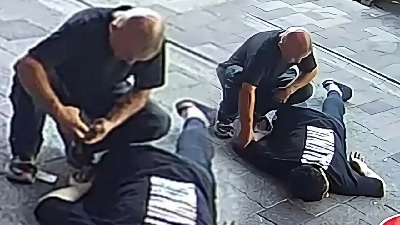 Akıl almaz vicdansızlık! Fenalaşıp yere yığılan gencin parasını çaldı