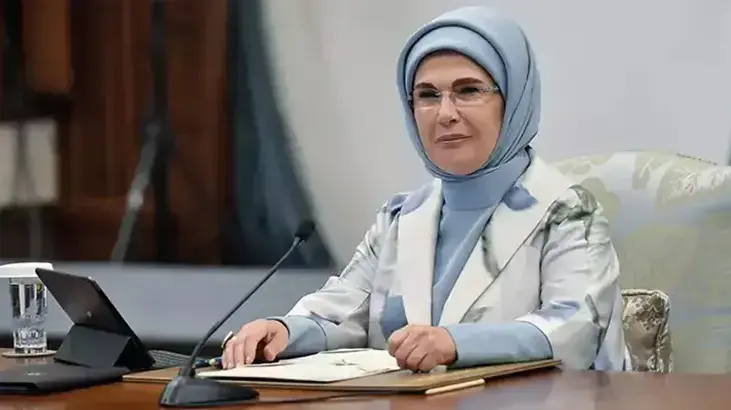 Emine Erdoğan YKS'ye girecek öğrencilere başarılar diledi
