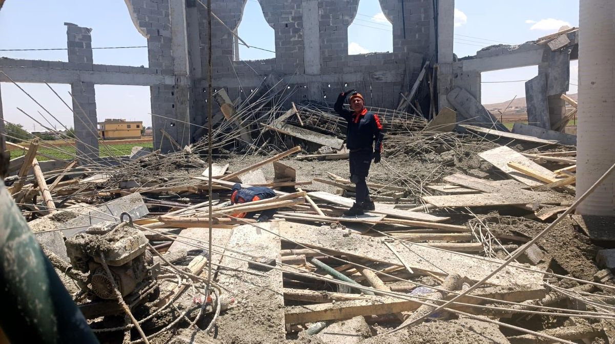 Şanlıurfa'da cami inşaatındaki çökmede 3 işçi yaralandı