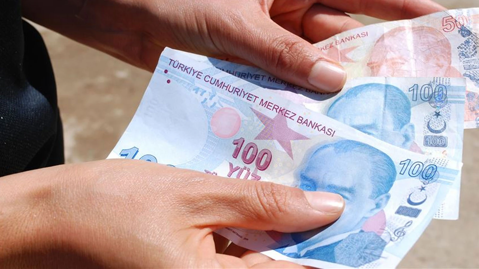 Belediyeden işçilerine 75 bin TL'lik ödeme