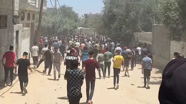 İsrail İHA'ları Gazze'de sohbet eden sivilleri hedef aldı