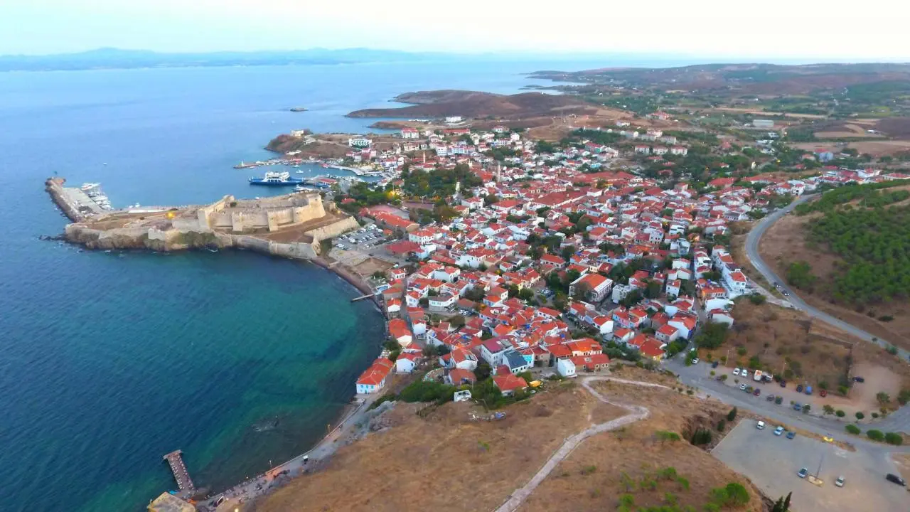 Bozcaada'ya gidenler dikkat! Yaz boyunca bu araçların geçişi yasak