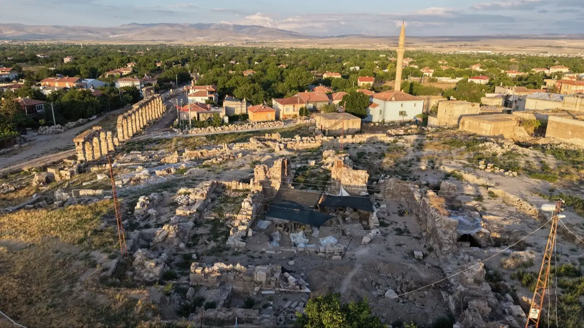 Tyana Antik Kenti'nde tarihi keşif: 18'i gün yüzüne çıkarıldı