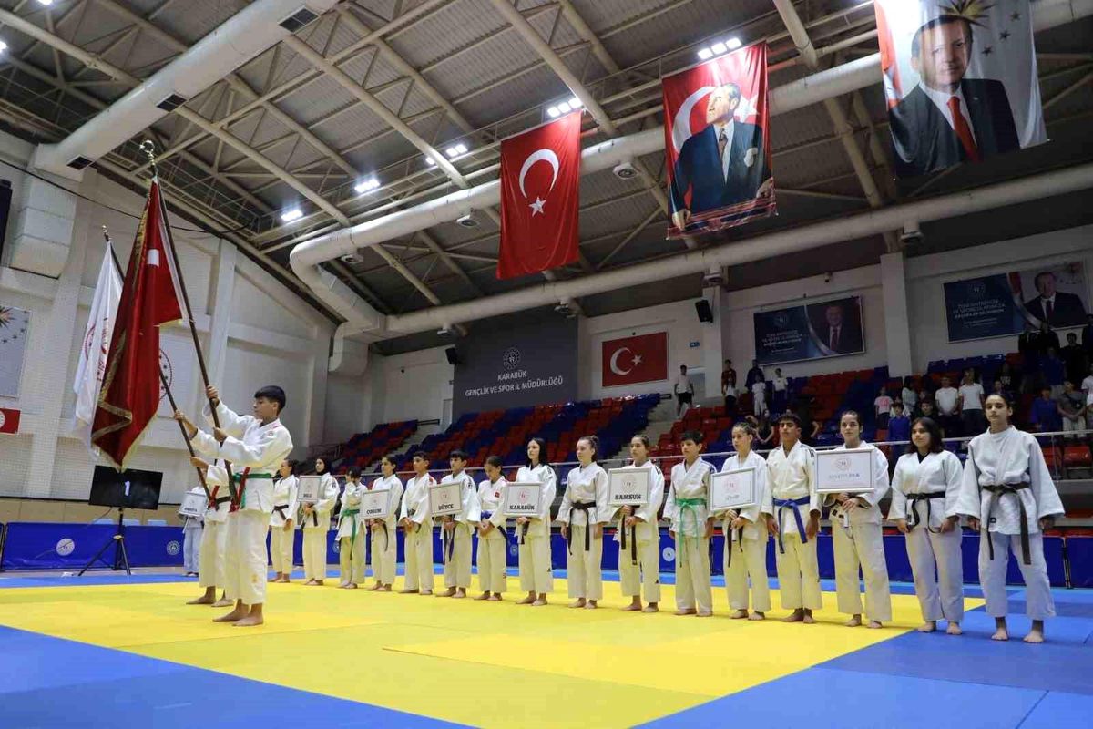 Karabük'te ANALİG Judo 1.Etap Grup Müsabakaları başladı