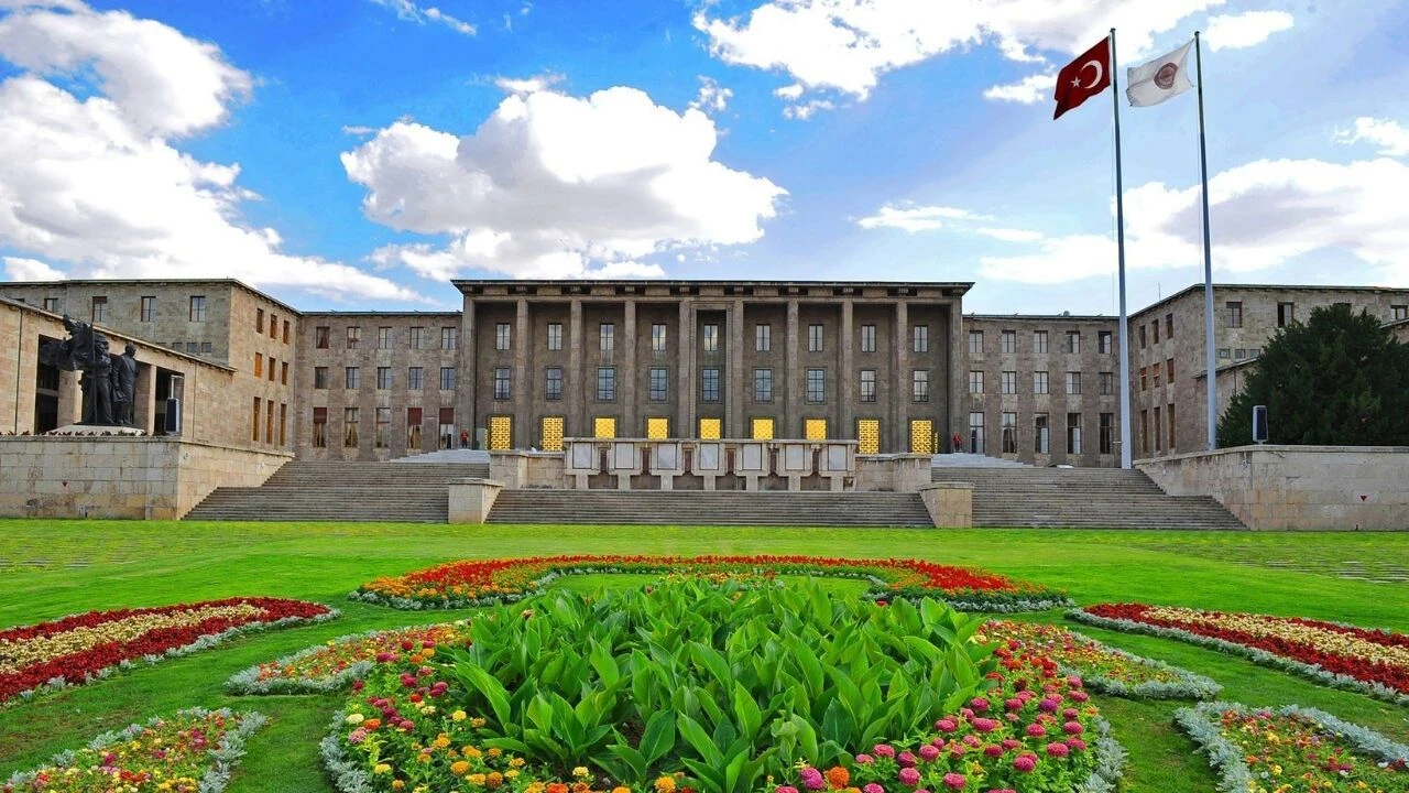 TBMM stajyerlerine taciz davasında tahliye kararı!