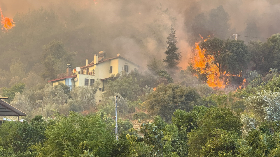 Türkiye'de orman yangınları! Fethiye'de söndürme çalışmaları sürüyor