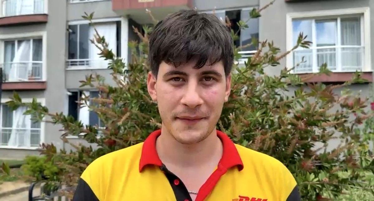 Yağmur suyu borusuna sıkışan yavru kedi uzun uğraşlar sonrasında kurtarıldı