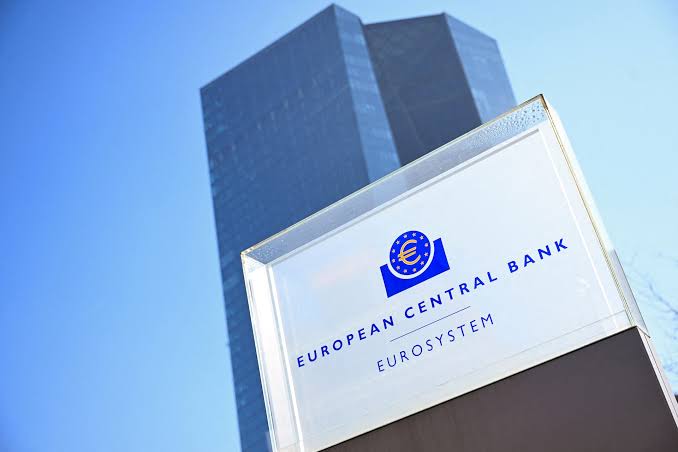 Euro bölgesi bankaları savaş korkusu nedeniyle kredi erişimini sıkılaştırıyor