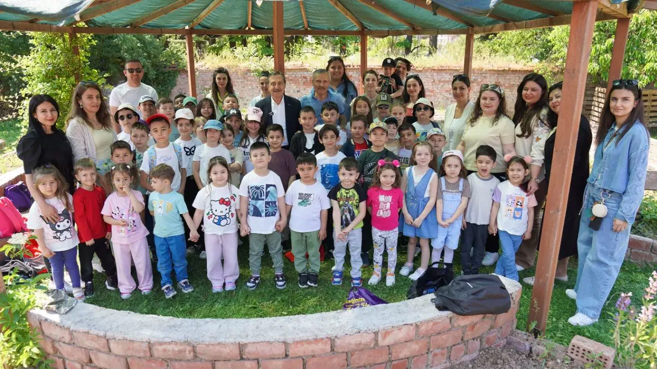 Çevre gününde fideler toprakla buluştu