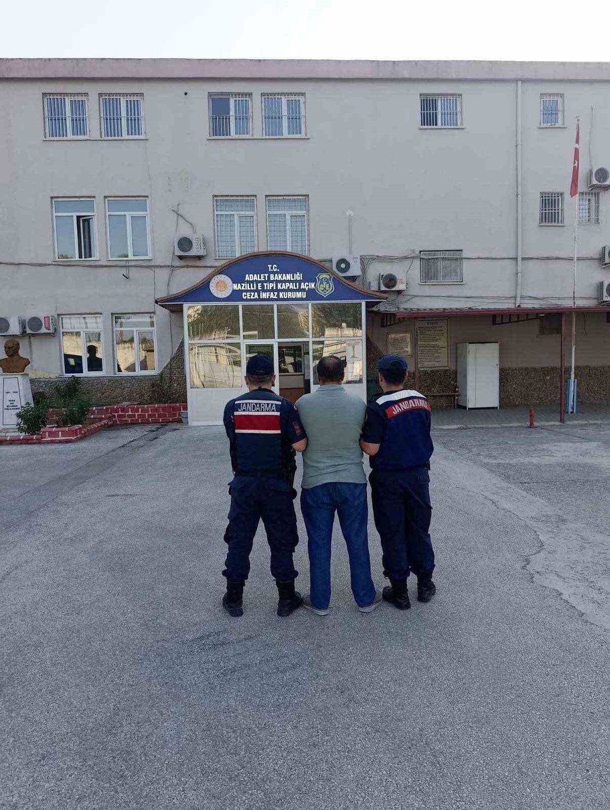Aydın’da hapis cezasıyla aranan 2 şahıs yakalandı