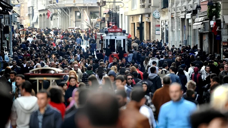 Nüfus azalışı güvenlik sorunu mu? Areda Survey araştırdı: Üç çocuklu ailelere devlet desteğine güçlü onay