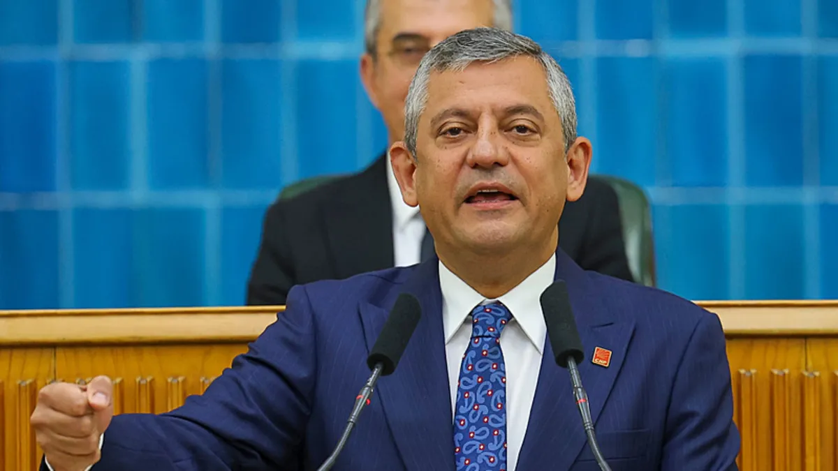 SON DAKİKA… Özgür Özel CHP’den ayrılıyor! Kritik tarih belli oldu: Salı günü veda konuşmasını yapacak!